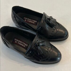 Roundtree & Yorke Boys' Black Tassel Loafers